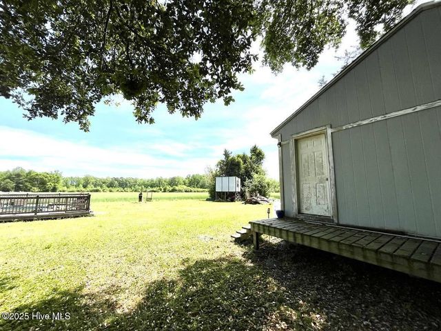 1281 Old Chinquapin Road, Beulaville, NC 28518