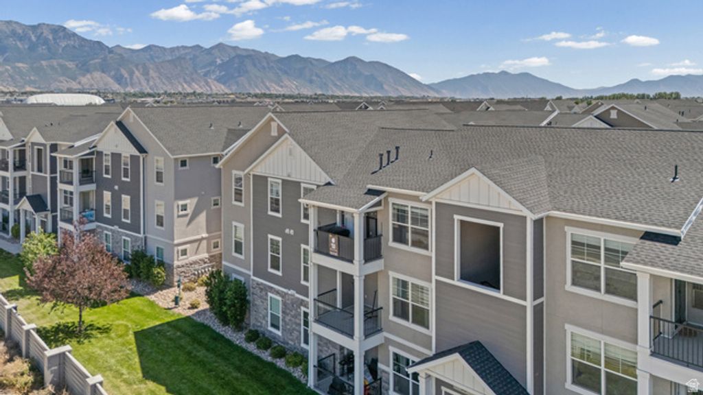 88 W SILVER SPRINGS DR, Vineyard, UT 84059 — exterior