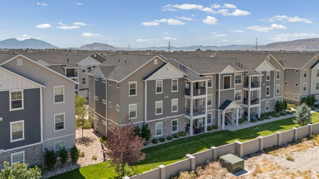 88 W SILVER SPRINGS DR, Vineyard, UT 84059 — photo 3