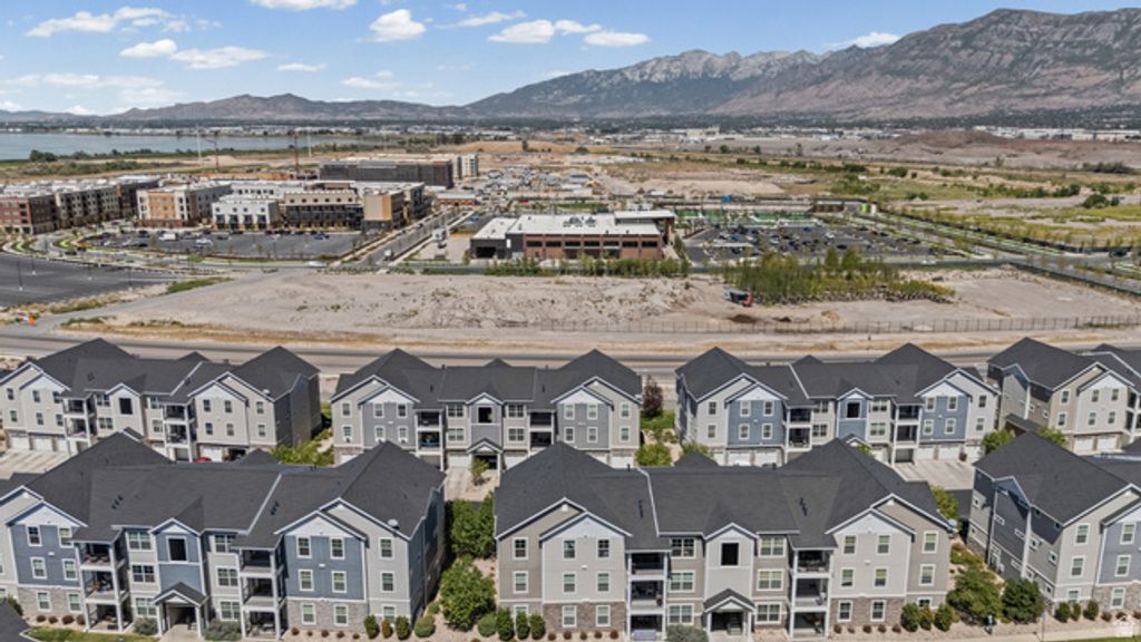 88 W SILVER SPRINGS DR, Vineyard, UT 84059 — photo 5
