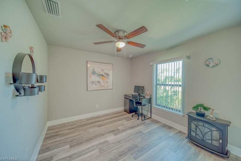 Image 29 of property listing at 520 Wilmington PKWY, Cape Coral, FL 33993