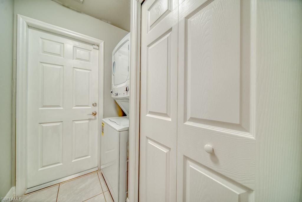 Image 37 of property listing at 520 Wilmington PKWY, Cape Coral, FL 33993