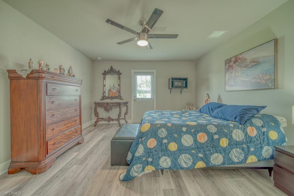 Image 39 of property listing at 520 Wilmington PKWY, Cape Coral, FL 33993