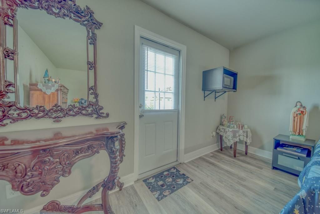 Image 40 of property listing at 520 Wilmington PKWY, Cape Coral, FL 33993