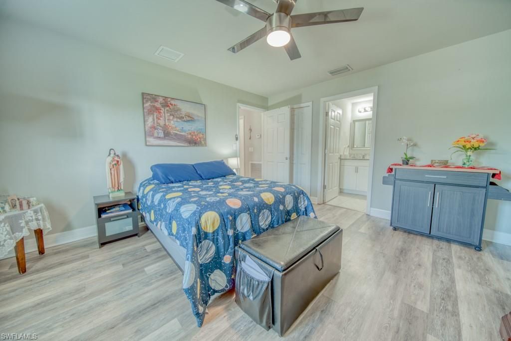Image 41 of property listing at 520 Wilmington PKWY, Cape Coral, FL 33993