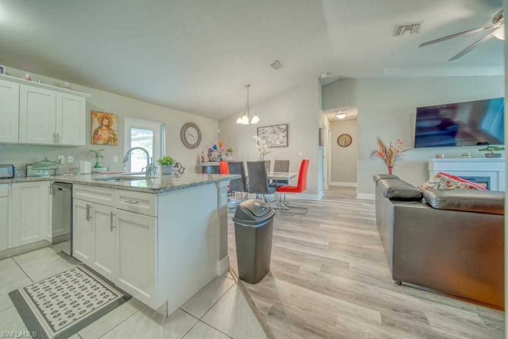 Image 44 of property listing at 520 Wilmington PKWY, Cape Coral, FL 33993