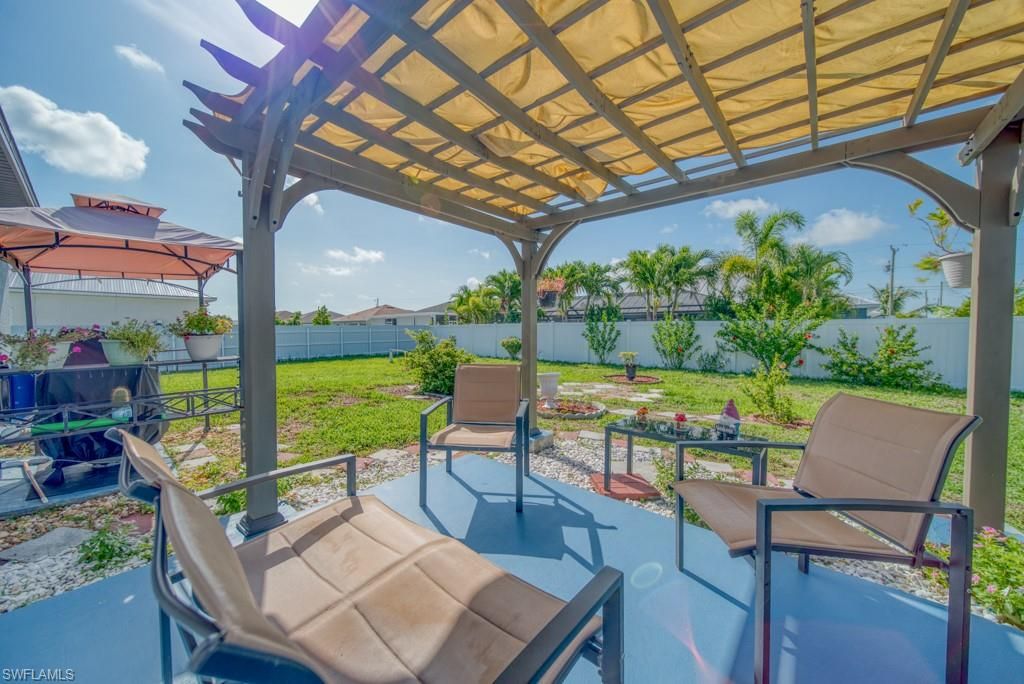 Image 46 of property listing at 520 Wilmington PKWY, Cape Coral, FL 33993