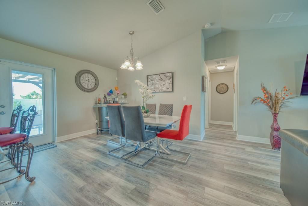 Image 6 of property listing at 520 Wilmington PKWY, Cape Coral, FL 33993