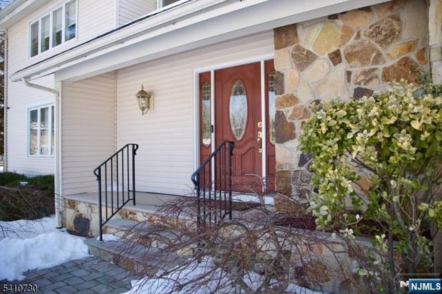 2 Edith Court, East Hanover Twp, NJ 07936