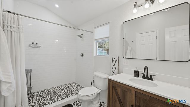 817 Scenic Drive, Canyon Lake, TX 78133