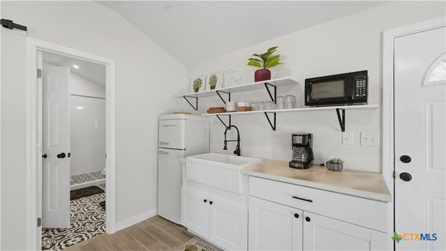 817 Scenic Drive, Canyon Lake, TX 78133