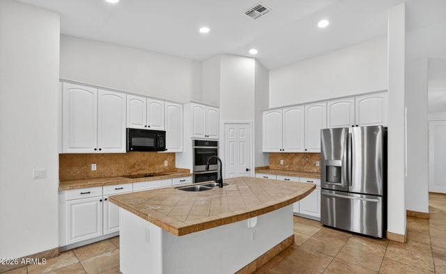 7742 E LOS GATOS Drive, Scottsdale, AZ 85255