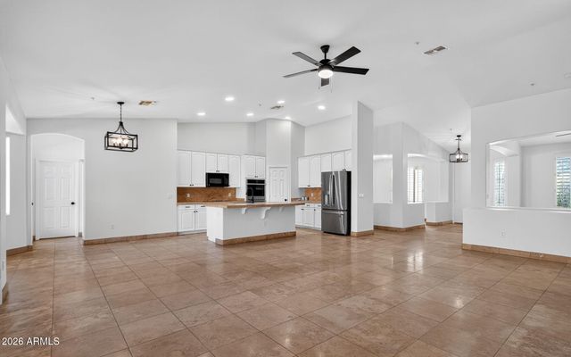 7742 E LOS GATOS Drive, Scottsdale, AZ 85255