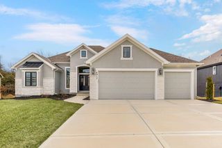 4464 Tee Box Drive, Basehor, KS 66007