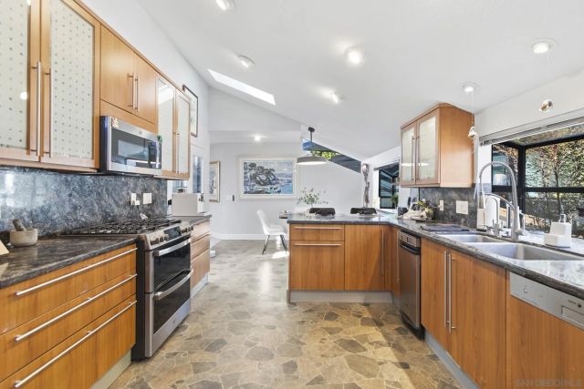 3304 Buena Vista Street, San Diego, CA 92109