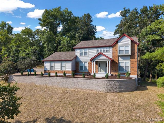 5839 Brookstone Terrace Drive, St Louis, MO 63129