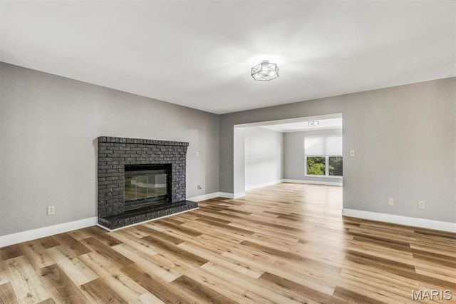 5839 Brookstone Terrace Drive, St Louis, MO 63129