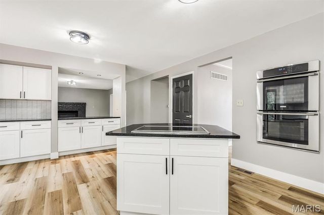 5839 Brookstone Terrace Drive, St Louis, MO 63129