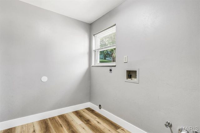 5839 Brookstone Terrace Drive, St Louis, MO 63129