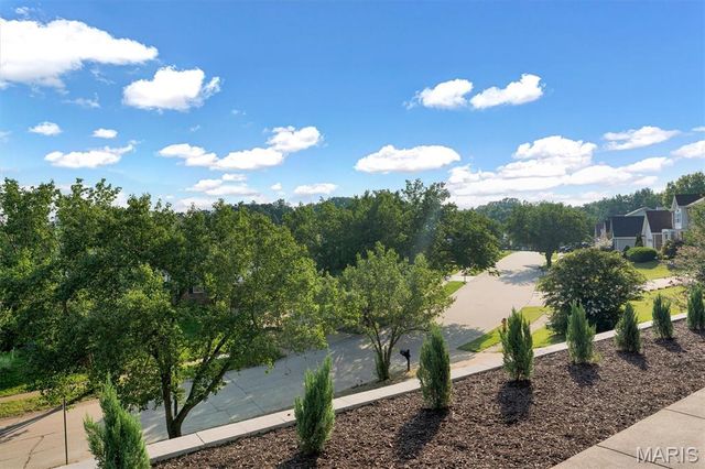 5839 Brookstone Terrace Drive, St Louis, MO 63129