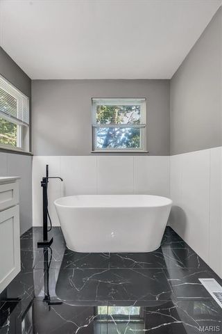 5839 Brookstone Terrace Drive, St Louis, MO 63129