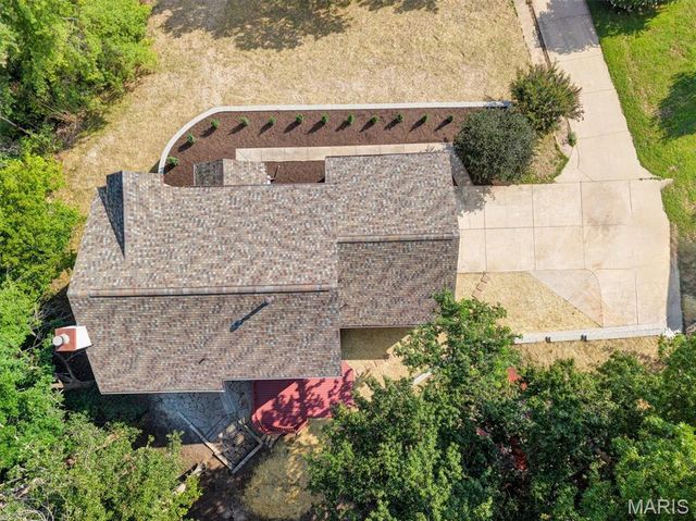5839 Brookstone Terrace Drive, St Louis, MO 63129