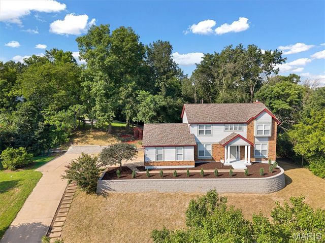 5839 Brookstone Terrace Drive, St Louis, MO 63129