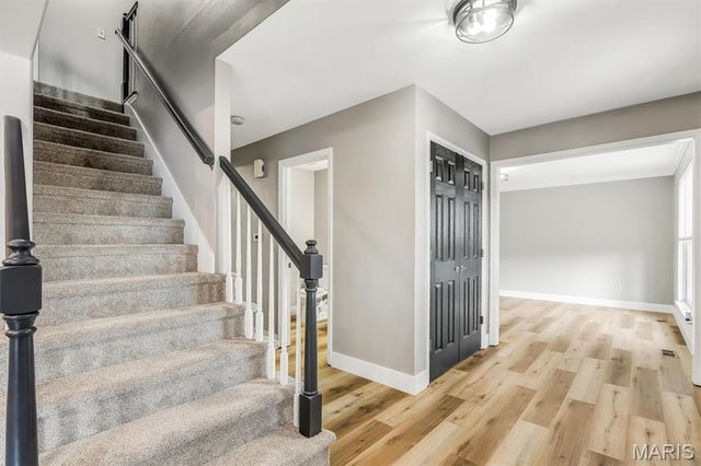 5839 Brookstone Terrace Drive, St Louis, MO 63129
