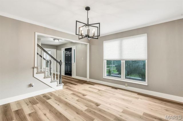 5839 Brookstone Terrace Drive, St Louis, MO 63129