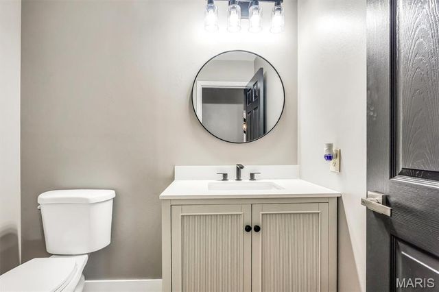 5839 Brookstone Terrace Drive, St Louis, MO 63129