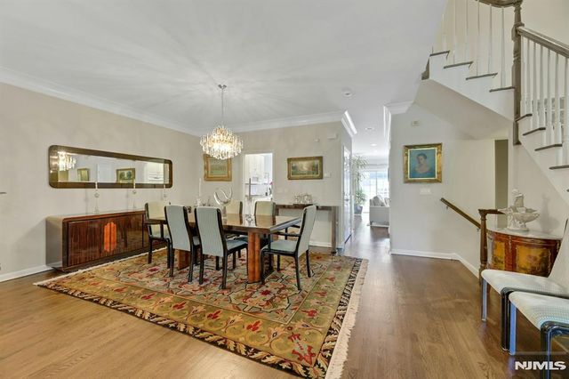 143 Stonegate Trail 44, Cresskill, NJ 07626