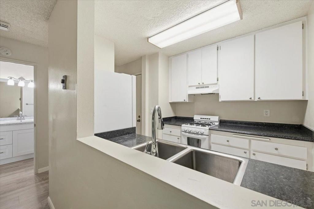 Image 14 of property listing at 1625 Hotel Circle S C210, San Diego, CA 92108