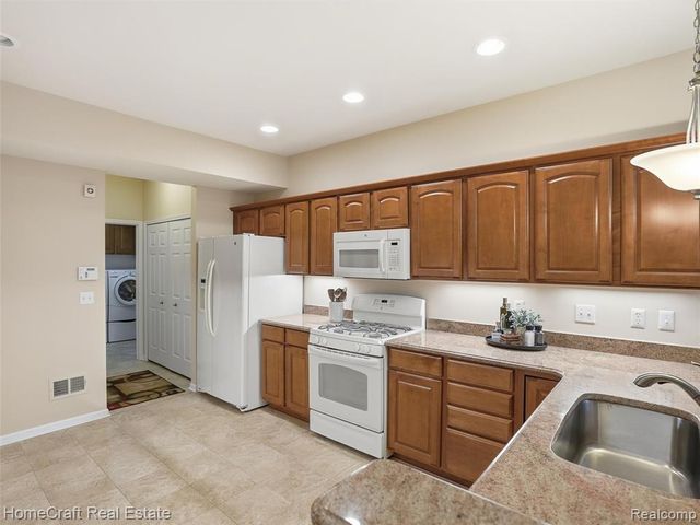 36036 Traditions Drive, Westland, MI 48185