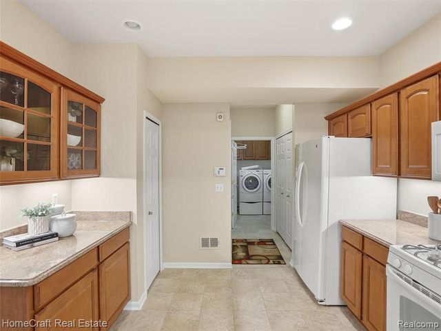 36036 Traditions Drive, Westland, MI 48185