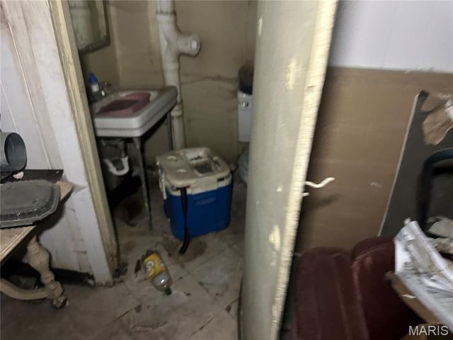 5226 Theodosia Avenue, St Louis, MO 63113