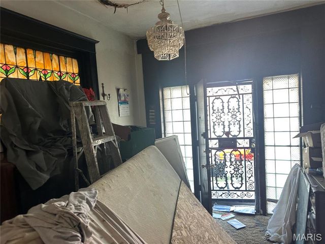 5226 Theodosia Avenue, St Louis, MO 63113