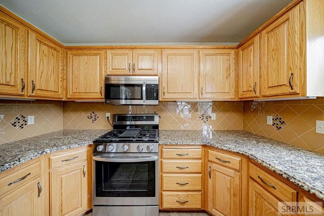 275 Richmond Circle, Idaho Falls, ID 83404
