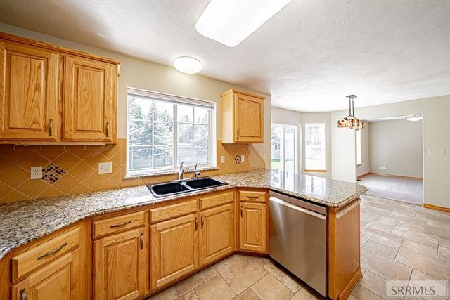 275 Richmond Circle, Idaho Falls, ID 83404