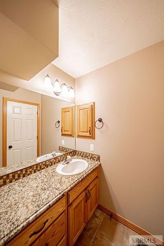 275 Richmond Circle, Idaho Falls, ID 83404