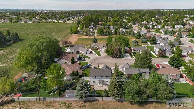 275 Richmond Circle, Idaho Falls, ID 83404