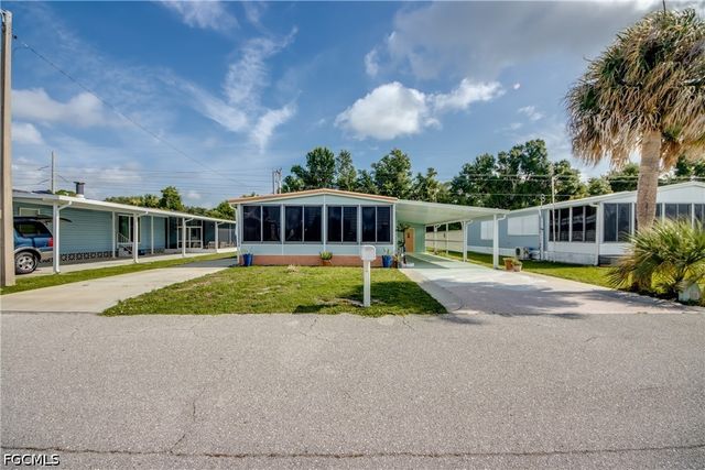 229 Shrub LN N, North Fort Myers, FL 33917
