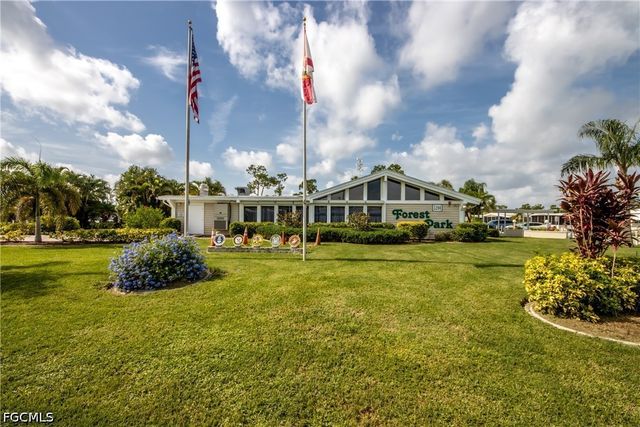 229 Shrub LN N, North Fort Myers, FL 33917