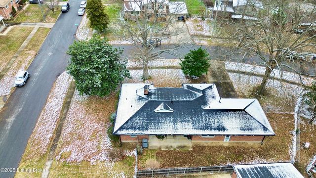 4000 White Plains Ct, Louisville, KY 40218