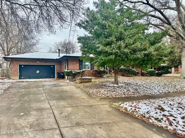 4000 White Plains Ct, Louisville, KY 40218