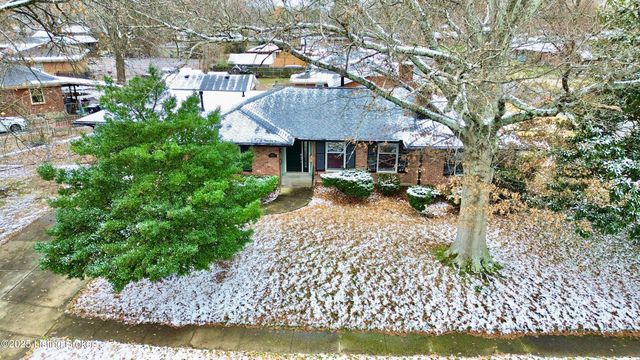 4000 White Plains Ct, Louisville, KY 40218