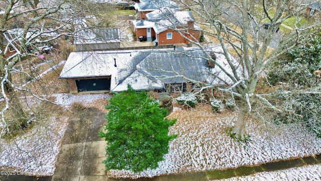 4000 White Plains Ct, Louisville, KY 40218