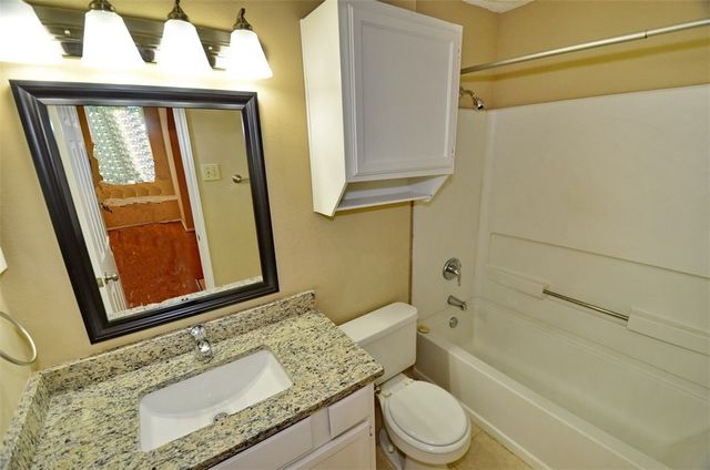 3701 Cedarplaza Lane 305, Dallas, TX 75209