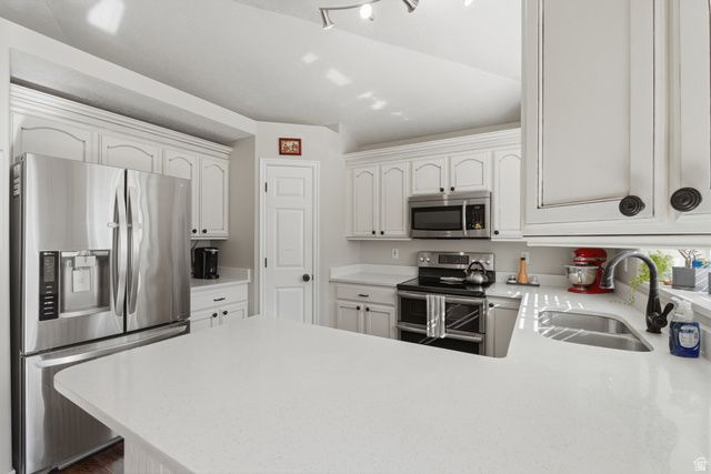 11189 S OHENRY RD, Sandy, UT 84070
