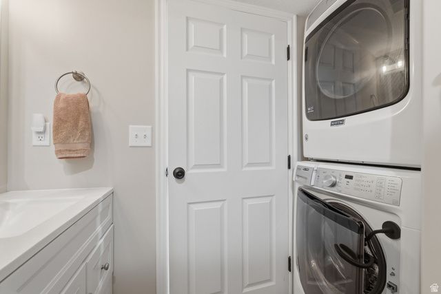 11189 S OHENRY RD, Sandy, UT 84070