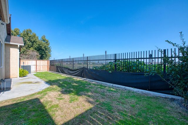 1691 N Monaco, Clovis, CA 93619